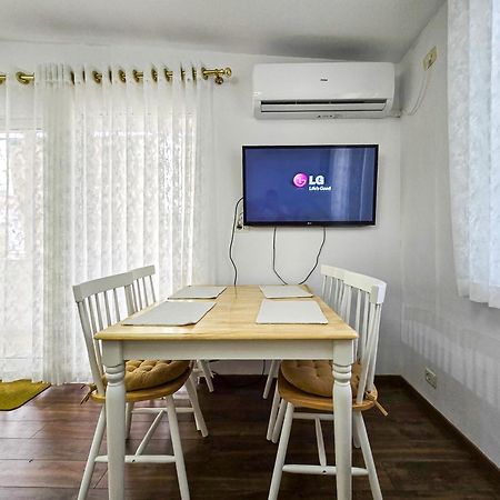 Lake Park 2Br Apartment Тирана Экстерьер фото