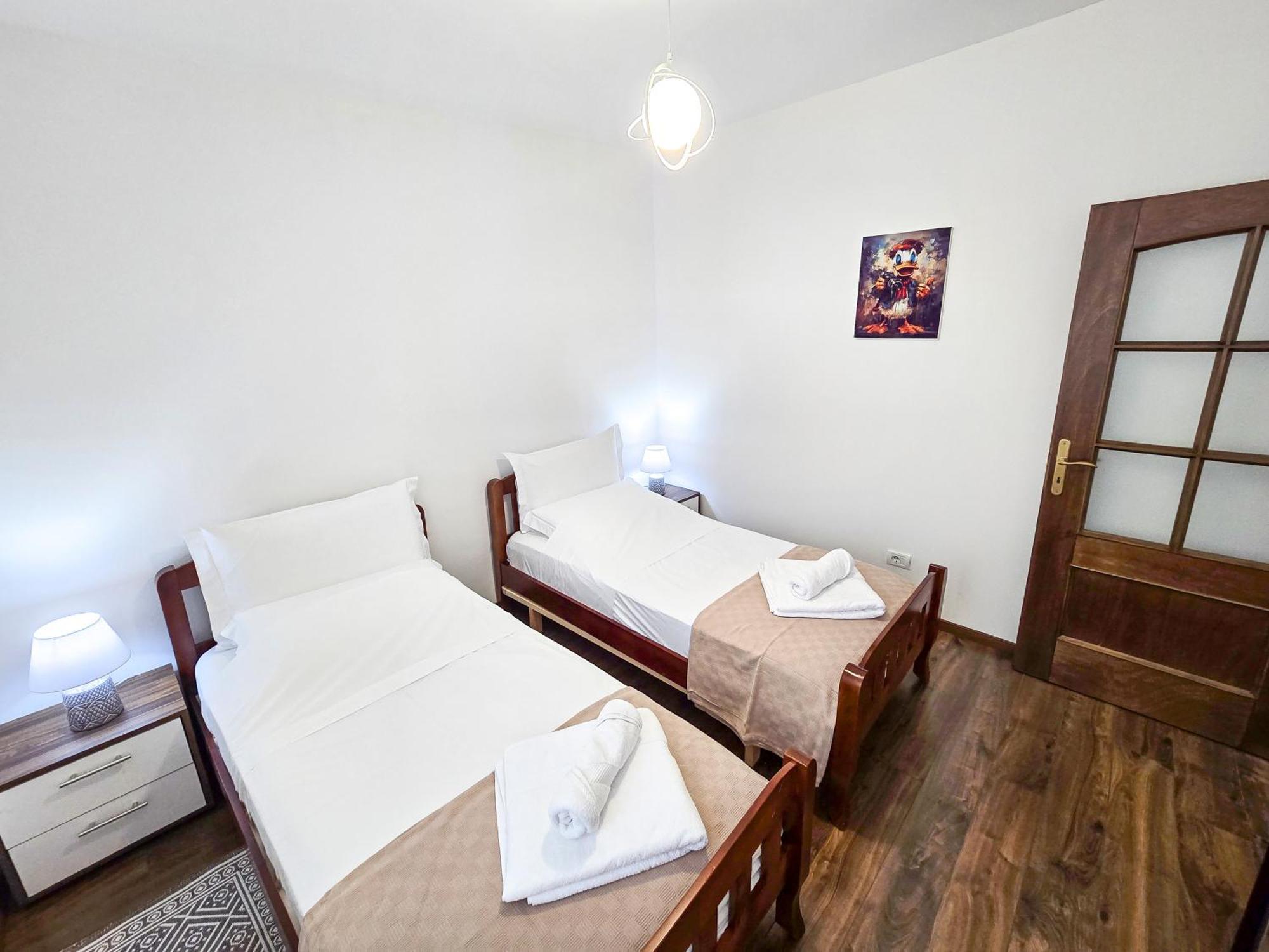 Lake Park 2Br Apartment Тирана Экстерьер фото