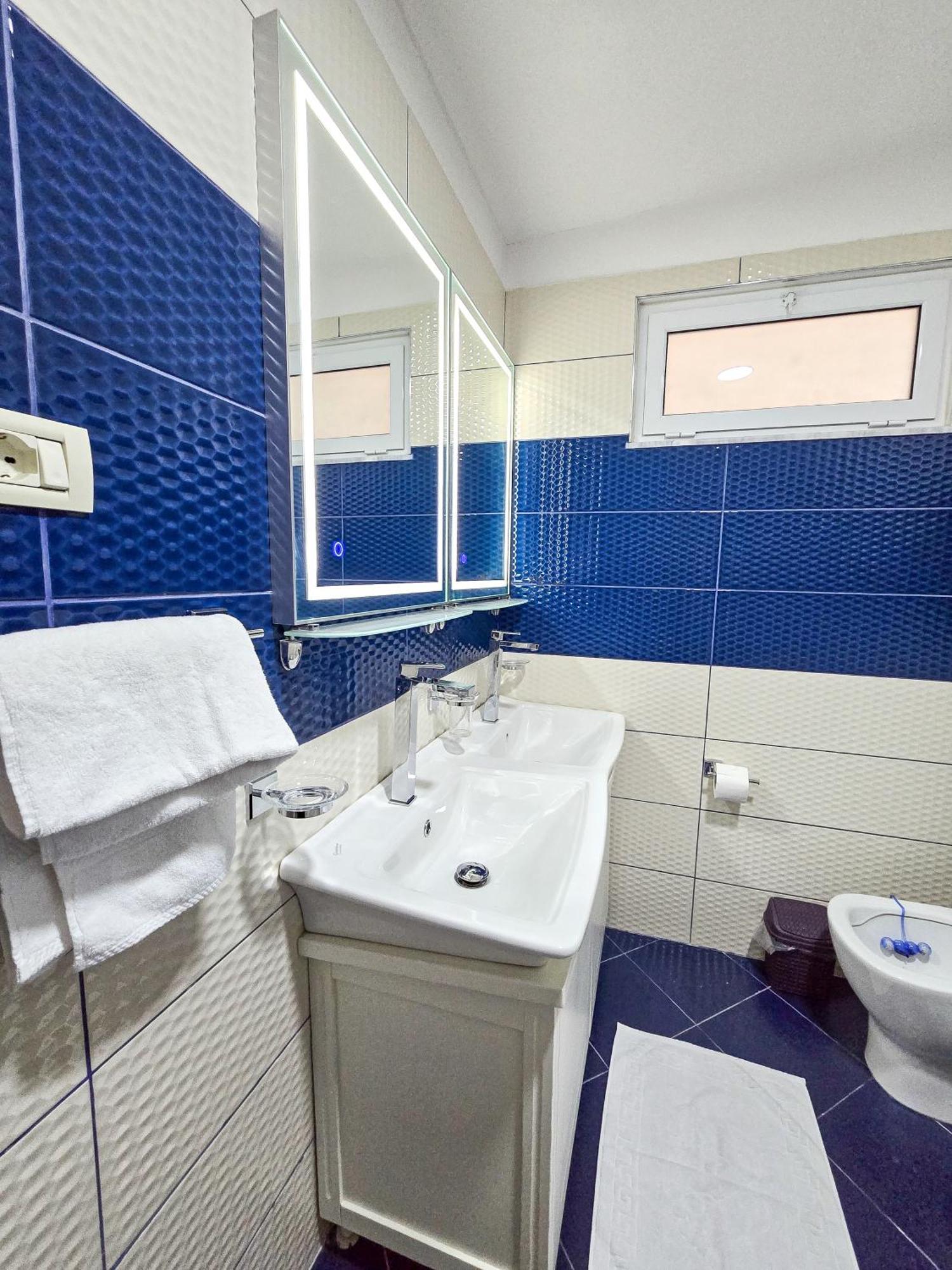 Lake Park 2Br Apartment Тирана Экстерьер фото