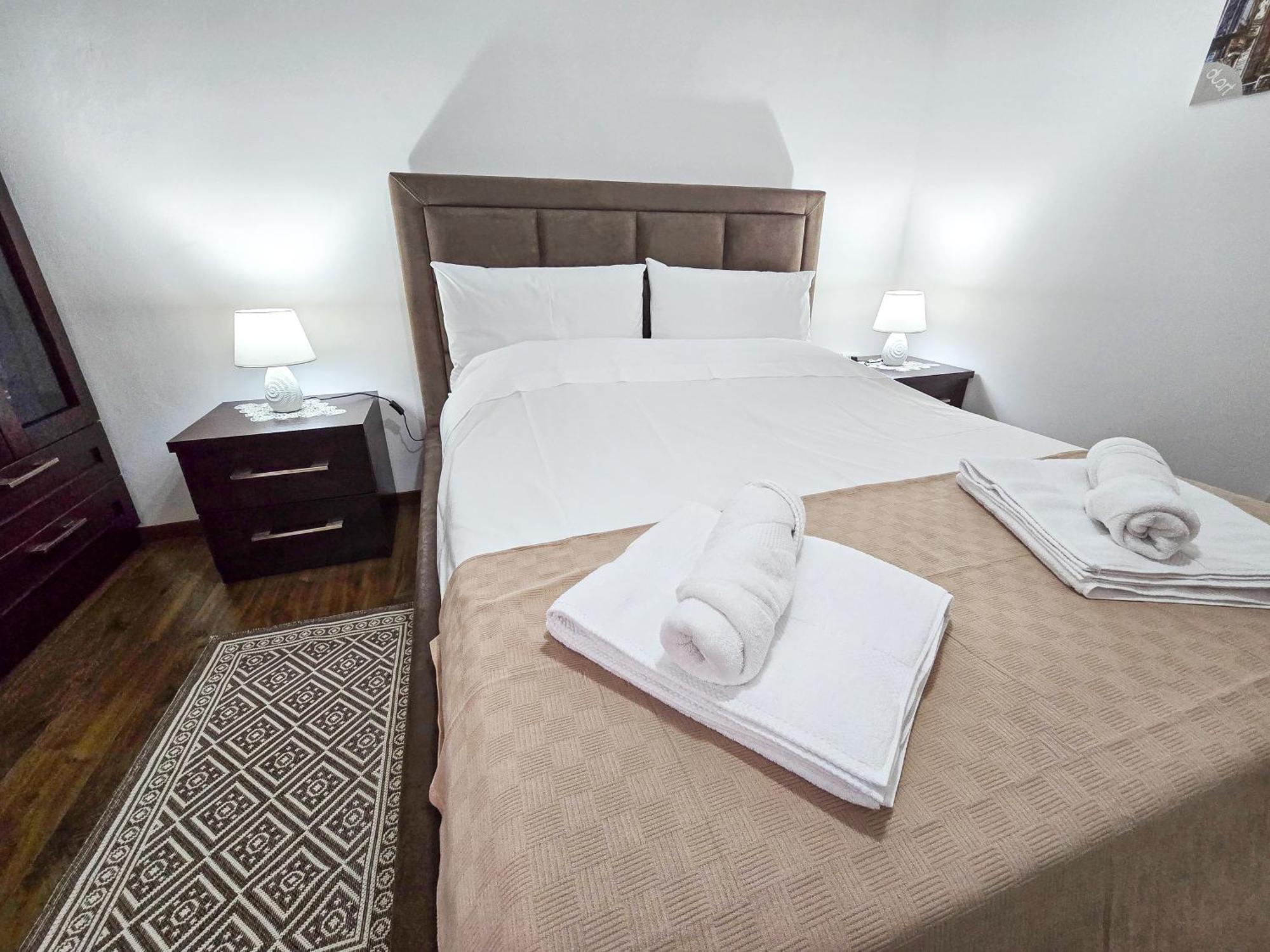 Lake Park 2Br Apartment Тирана Экстерьер фото